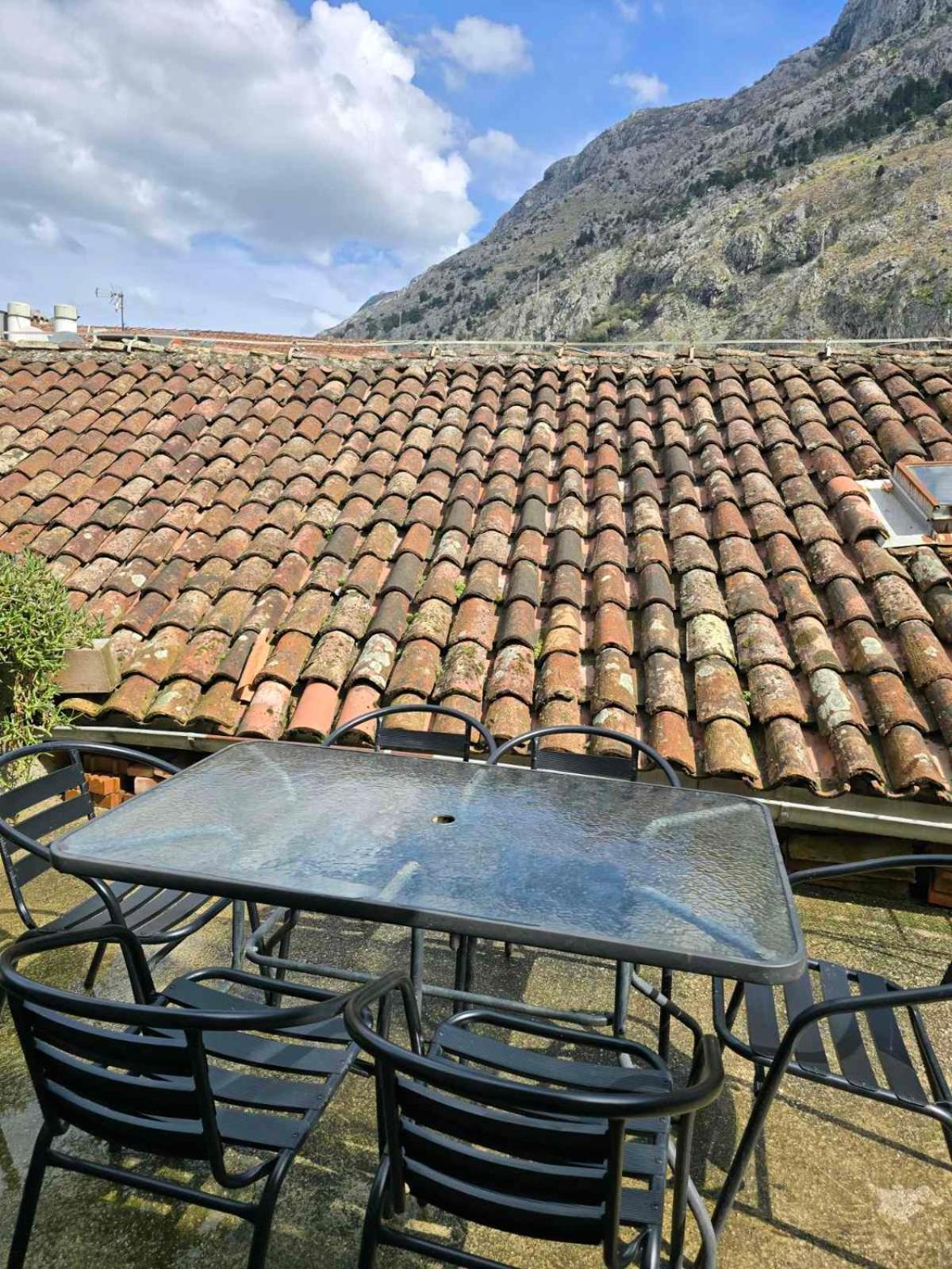 בית אירוח Nada's With Terrace